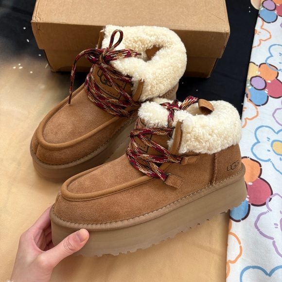 UGG Womens Funkarra Cabin Cuff Boots - Picture 1 of 8